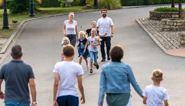 Kids (1)