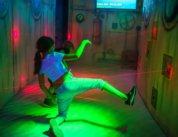 Laser Game (4)